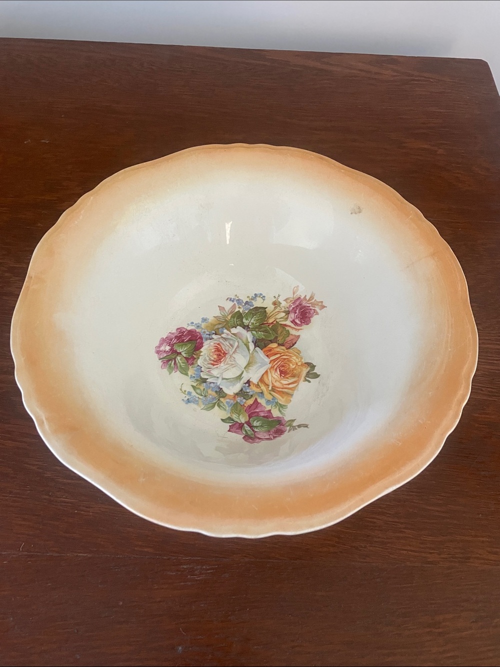 FloraCeramic Bowl with Peach Rim